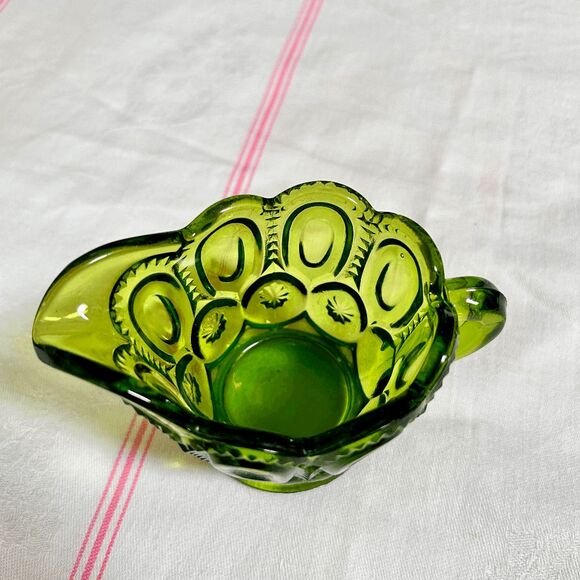 Vintage L.E. Smith Glass Moon and Stars Avocado Green Cream and Sugar Set - Picture 5 of 7
